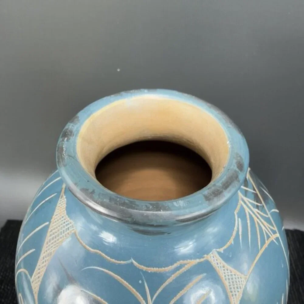 Nicaragua Hand Made Etched Vase‎ Vessel Signed Luis Potosme Guicho Hand Crafted